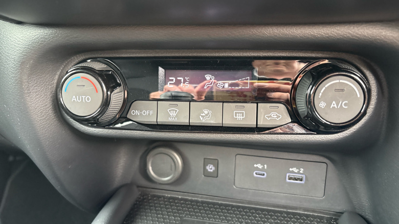 Nissan Juke 1.0 DiG-T N-Connecta 5dr Petrol Hatchback